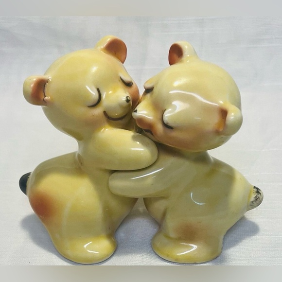 Other - Vintage 1950’s Van Tellingen Hugging Yellow Bears Salt & Pepper Set